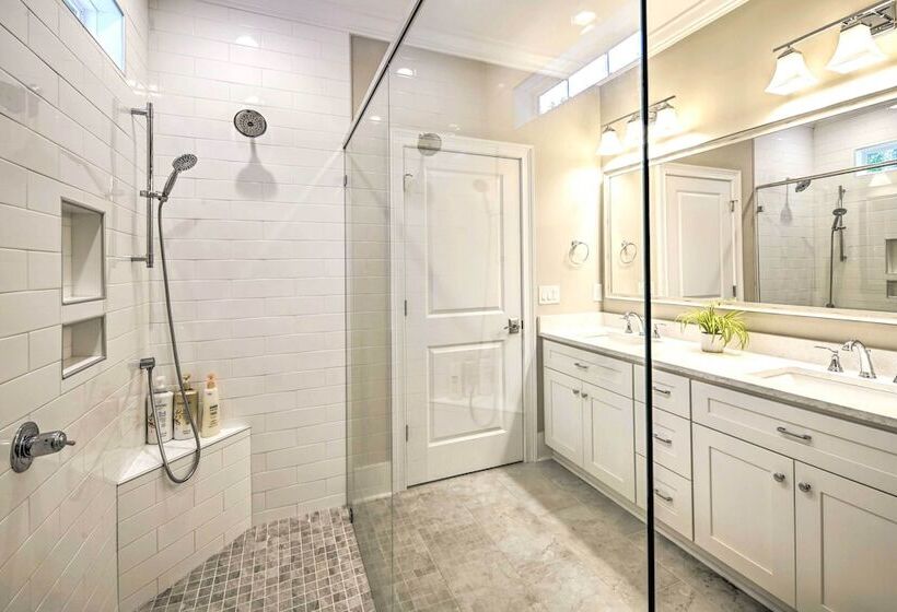 Charming Pawleys Island Home ~ 4 Mi To Beach!