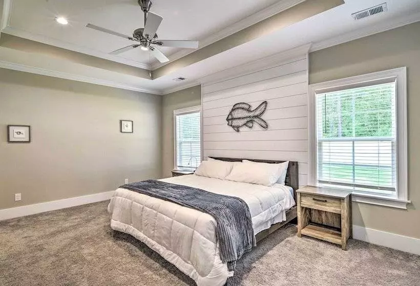 Charming Pawleys Island Home ~ 4 Mi To Beach!