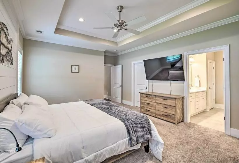 Charming Pawleys Island Home ~ 4 Mi To Beach!