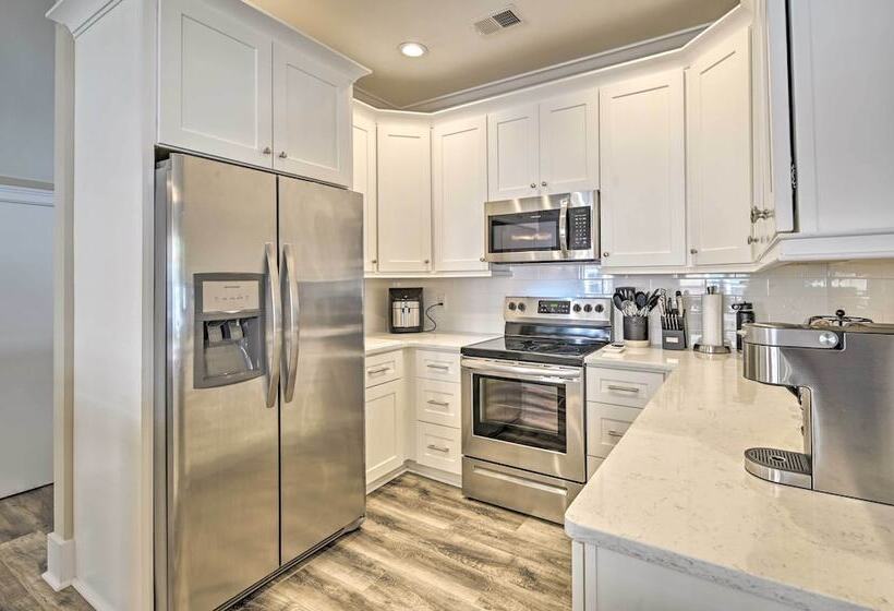 Charming Pawleys Island Home ~ 4 Mi To Beach!