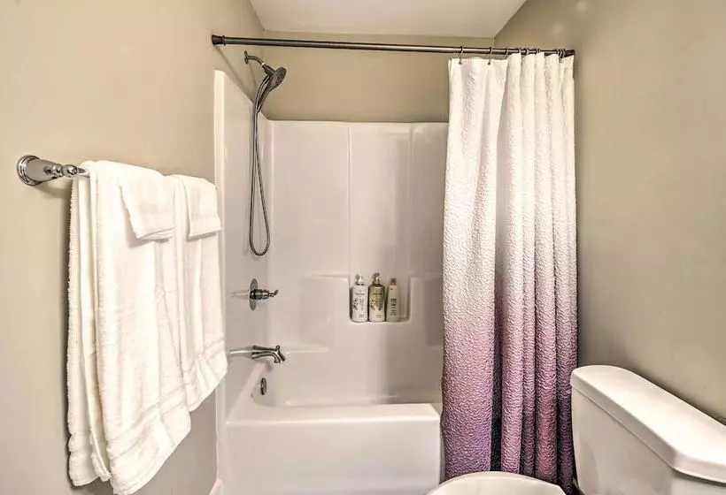 Charming Pawleys Island Home ~ 4 Mi To Beach!