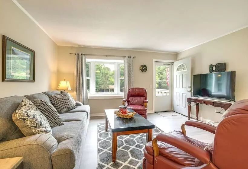 Charming Sanford Hideaway Home W/ Large Yard