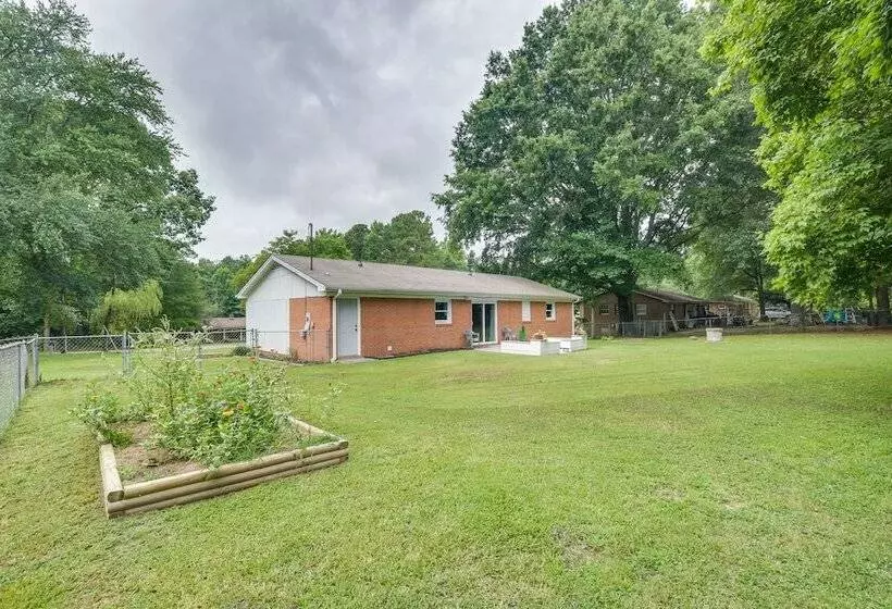 Charming Sanford Hideaway Home W/ Large Yard