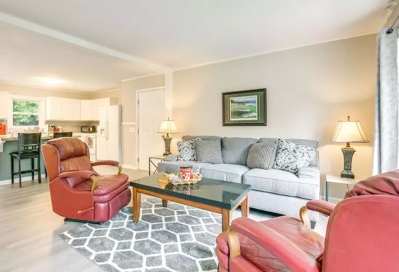 Charming Sanford Hideaway Home W/ Large Yard