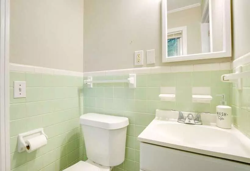 Charming Sanford Hideaway Home W/ Large Yard