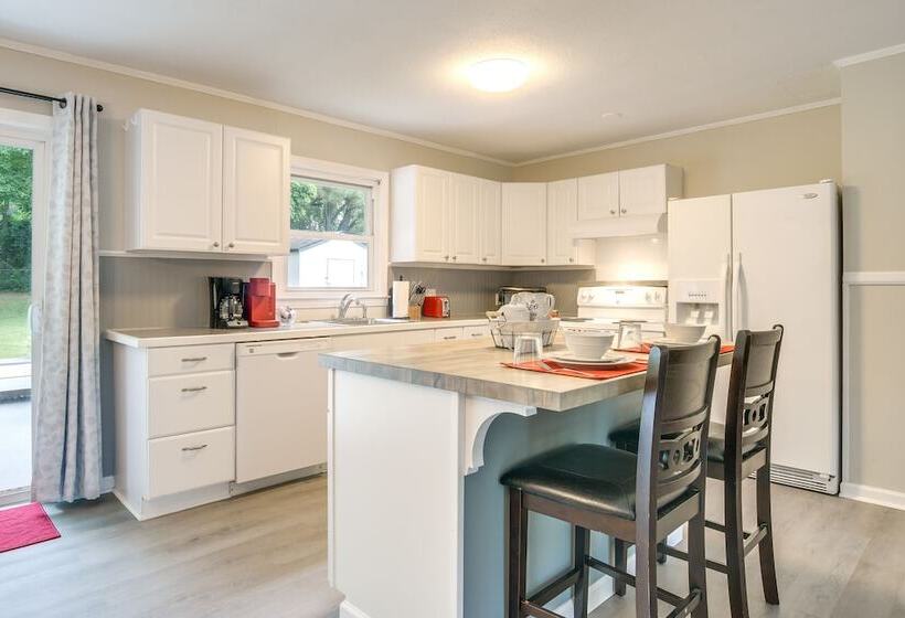 Charming Sanford Hideaway Home W/ Large Yard