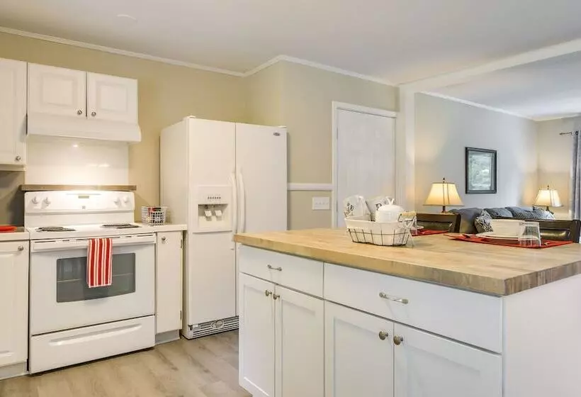 Charming Sanford Hideaway Home W/ Large Yard