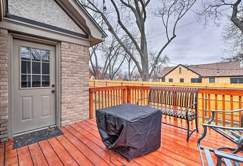 Charming Temple Home Near Hospital & College