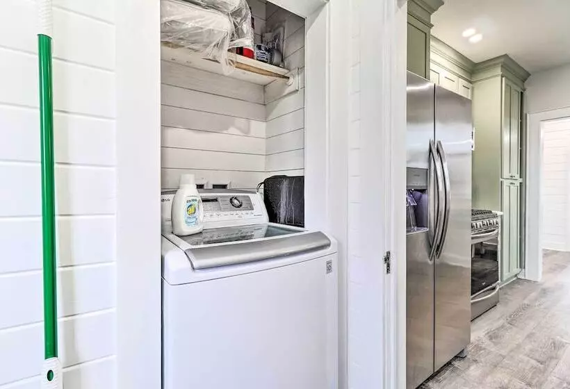 Charming Temple Home Near Hospital & College