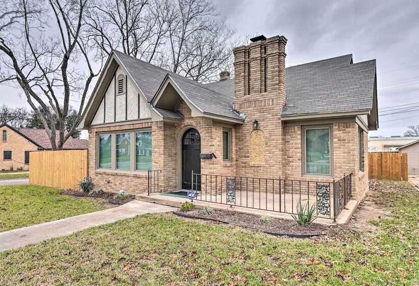 Charming Temple Home Near Hospital & College