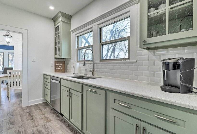 Charming Temple Home Near Hospital & College