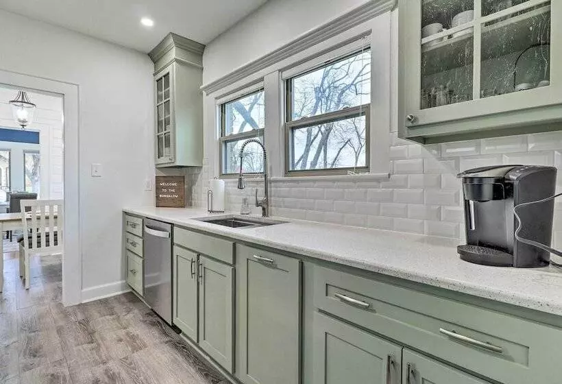 Charming Temple Home Near Hospital & College