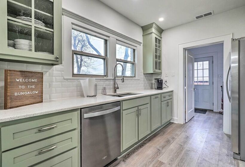 Charming Temple Home Near Hospital & College