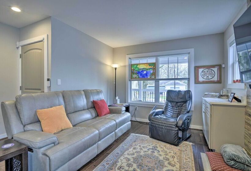 Chic, Central Downtown Duplex ~ 1 Mile To Duke!