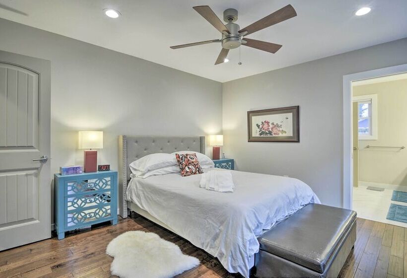 Chic, Central Downtown Duplex ~ 1 Mile To Duke!