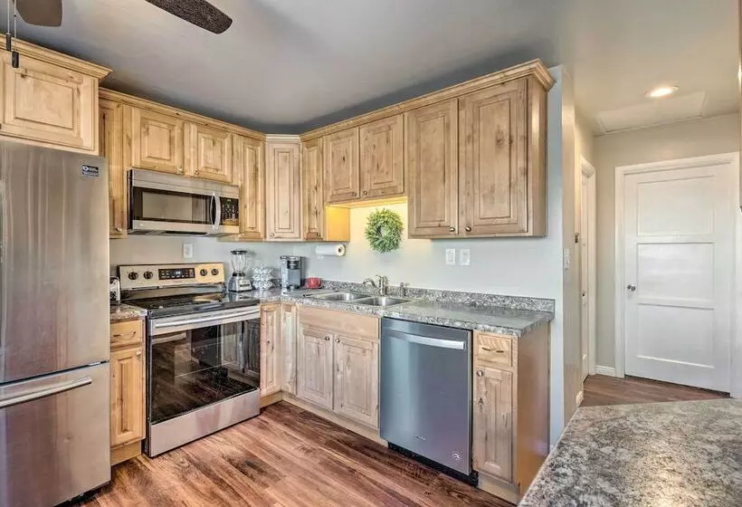 Cozy Cottage W/ Game Room ~ 17 Mi To Dtwn Slc!