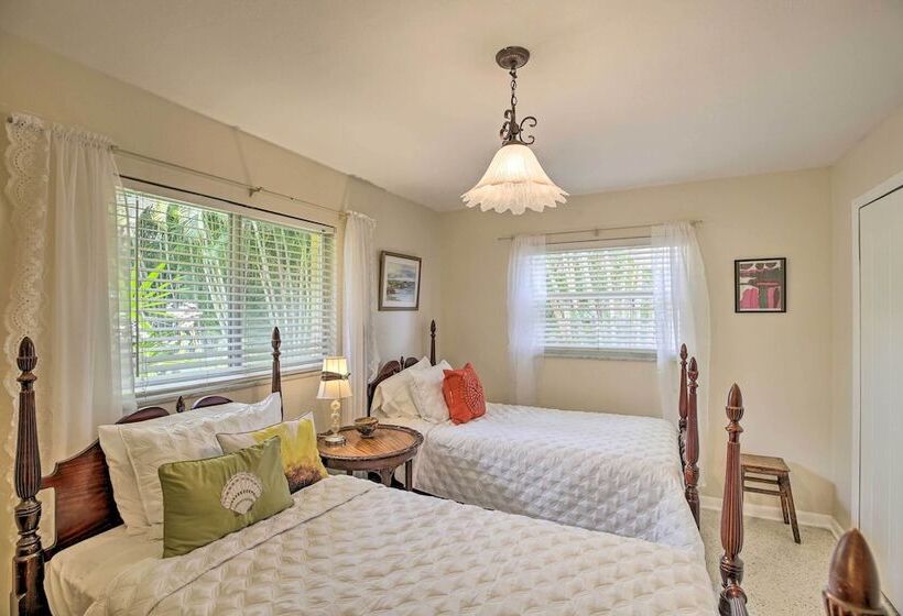 Cape Coral Home W/ Yard < 1 Mi To Dtwn!