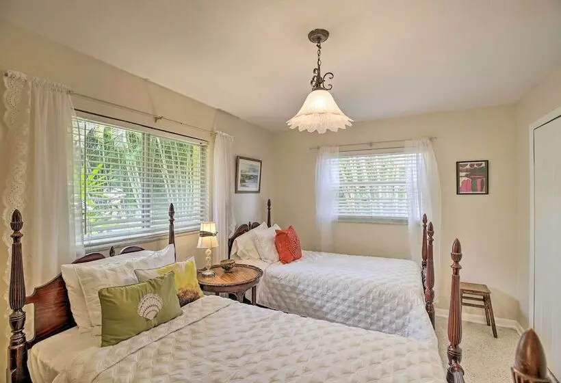 Cape Coral Home W/ Yard < 1 Mi To Dtwn!