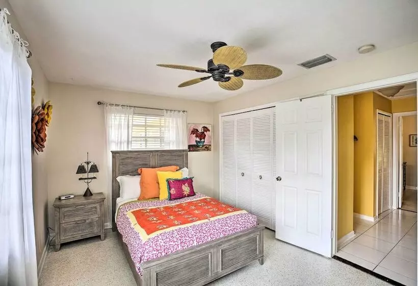 Cape Coral Home W/ Yard < 1 Mi To Dtwn!