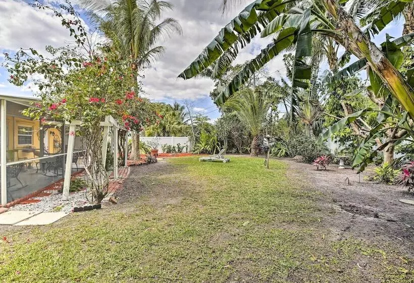 Cape Coral Home W/ Yard < 1 Mi To Dtwn!