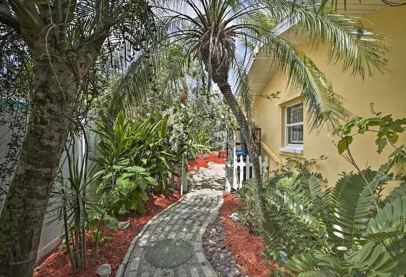 Cape Coral Home W/ Yard < 1 Mi To Dtwn!