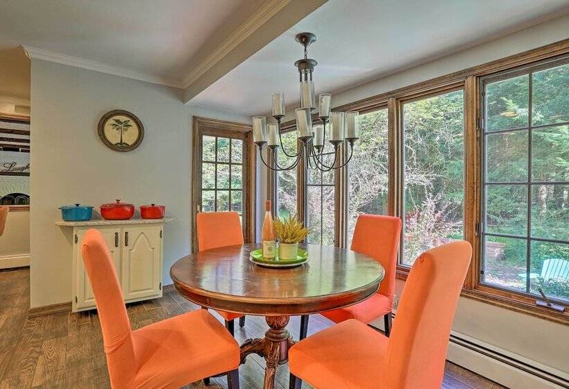 Charming Saylorsburg Retreat W/ Game Room & Patio!