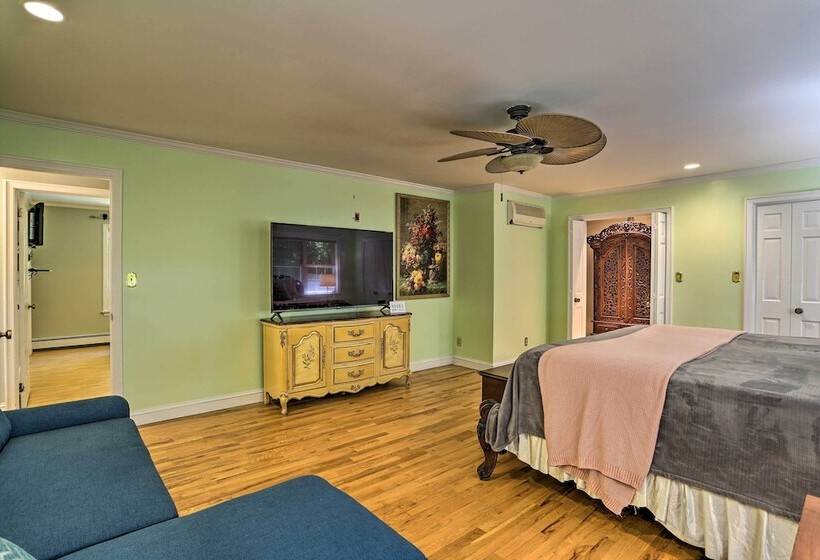 Charming Saylorsburg Retreat W/ Game Room & Patio!