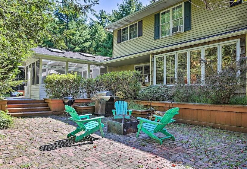 Charming Saylorsburg Retreat W/ Game Room & Patio!