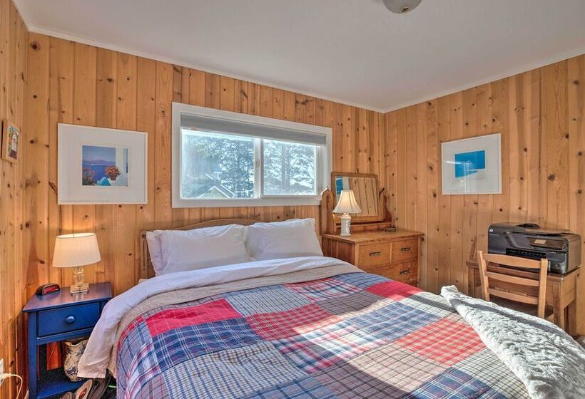 Exquisite Oceanside House W/ Pacific Views & Deck!