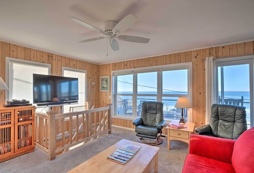 Exquisite Oceanside House W/ Pacific Views & Deck!