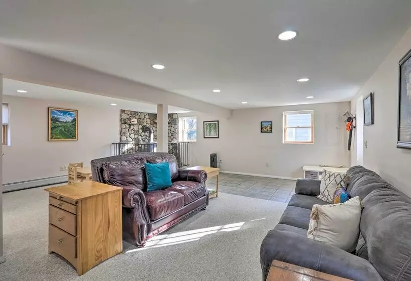 Family Friendly Woodbury Home With Yard + Deck!