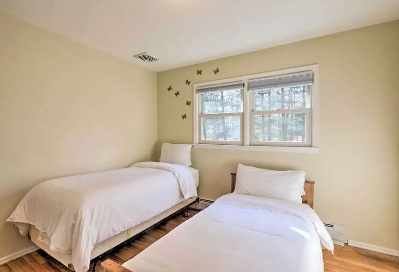 Family Friendly Woodbury Home With Yard + Deck!