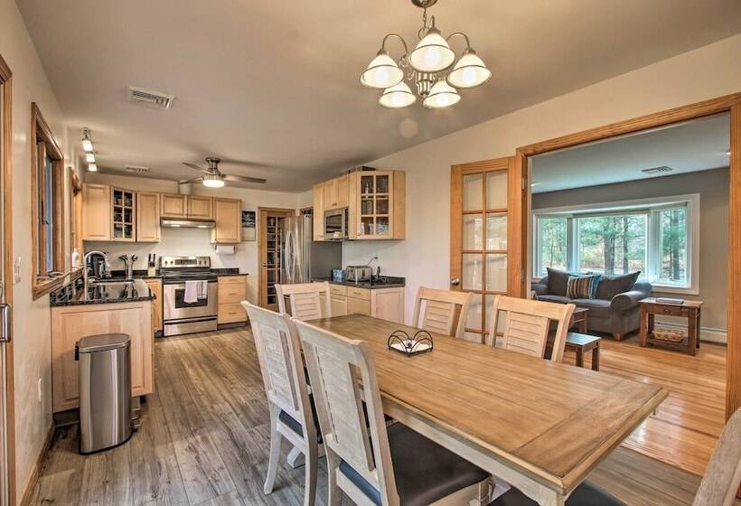 Family Friendly Woodbury Home With Yard + Deck!