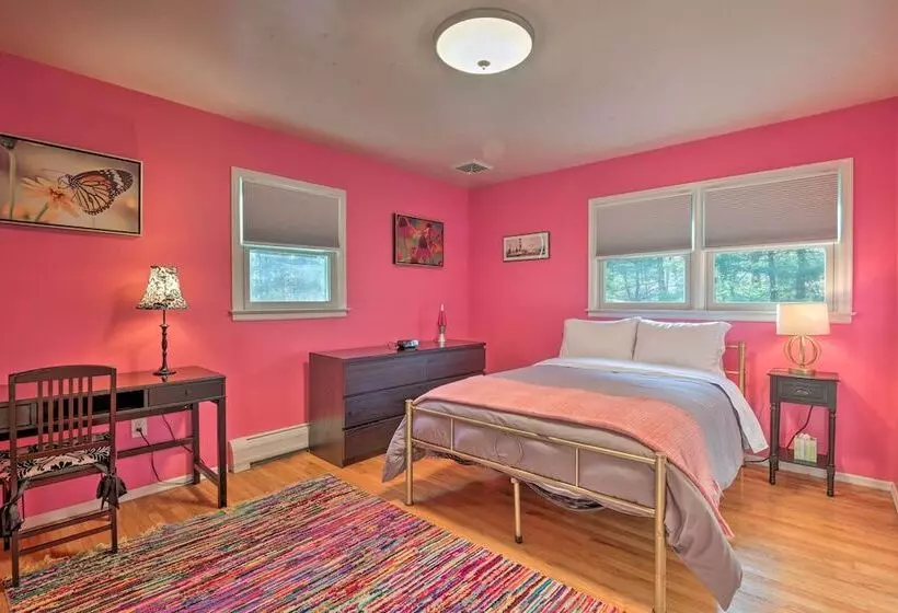 Family Friendly Woodbury Home With Yard + Deck!