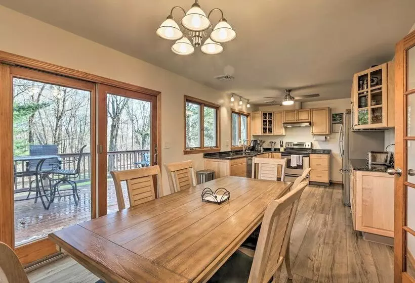 Family Friendly Woodbury Home With Yard + Deck!