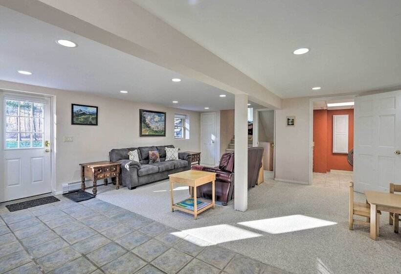 Family Friendly Woodbury Home With Yard + Deck!