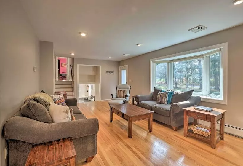 Family Friendly Woodbury Home With Yard + Deck!