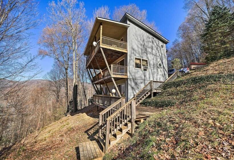 Gorgeous, Sundappled Maggie Valley Cabin
