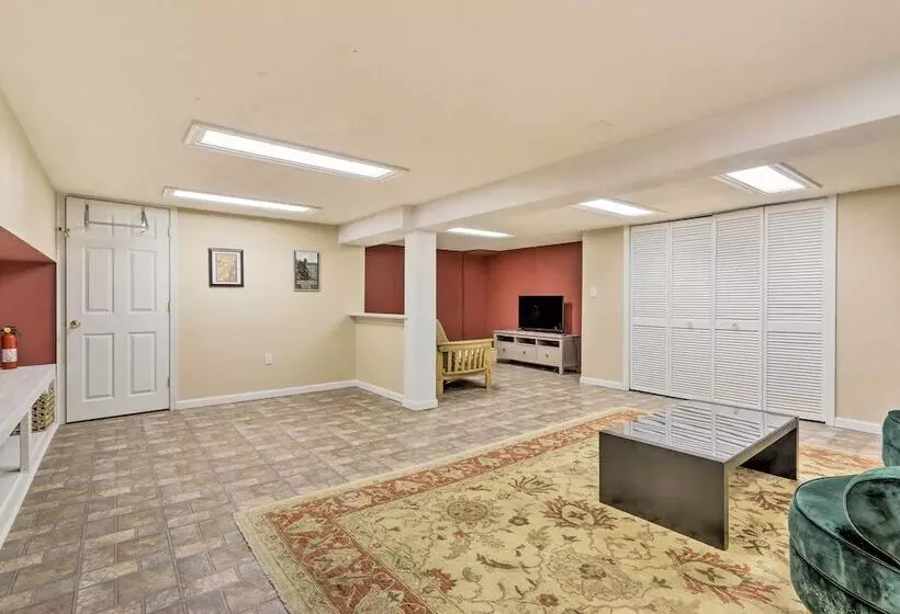 Harpers Ferry Cabin   Walk To Private Lake!