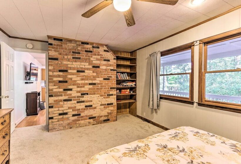 Harpers Ferry Cabin   Walk To Private Lake!