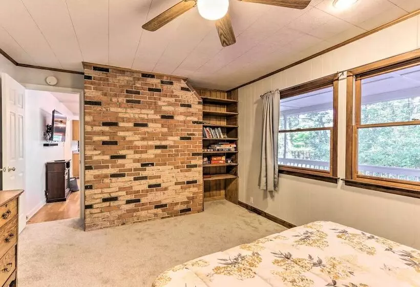 Harpers Ferry Cabin   Walk To Private Lake!