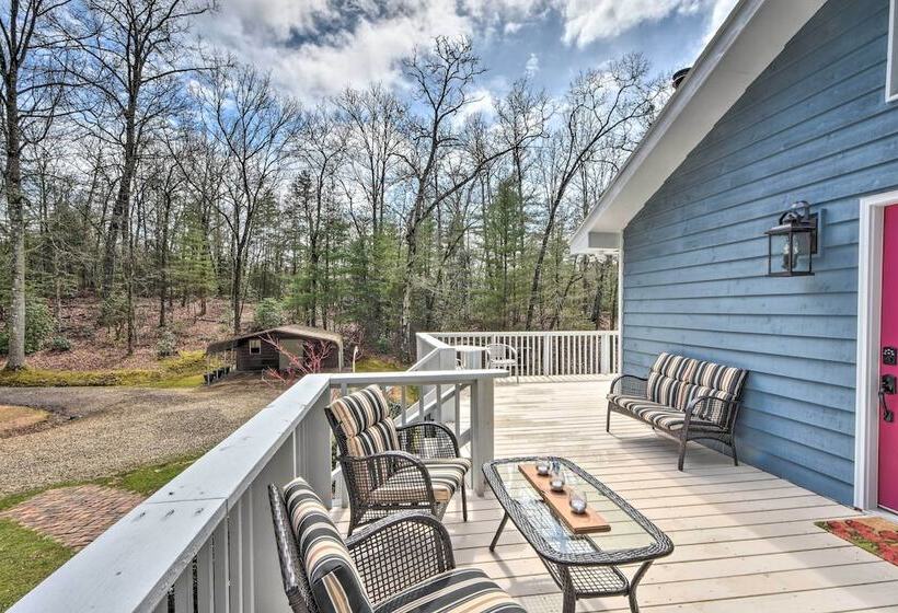 Private Pool, Hot Tub & Yard: Serene Murphy Home