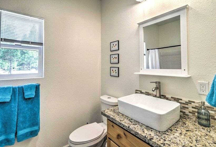 Home With Hot Tub ~ 1/2 Mile To Boat Launch!