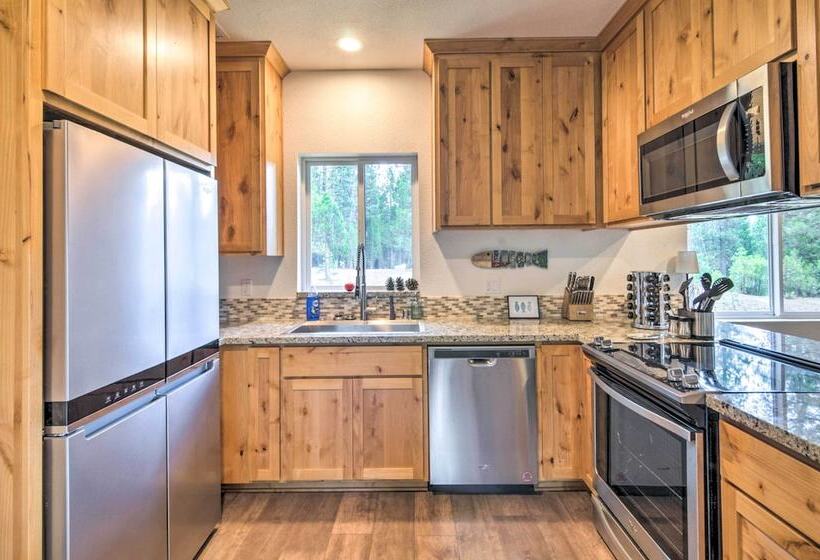 Home With Hot Tub ~ 1/2 Mile To Boat Launch!