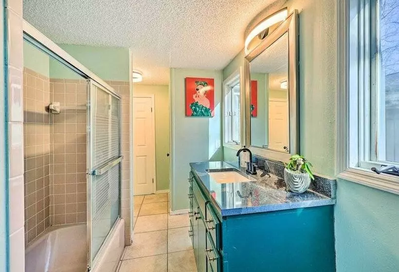 Near Ouachita River: Home W/ Deck In Hot Springs