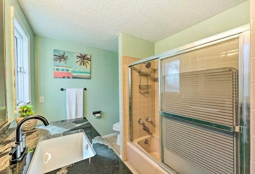 Near Ouachita River: Home W/ Deck In Hot Springs