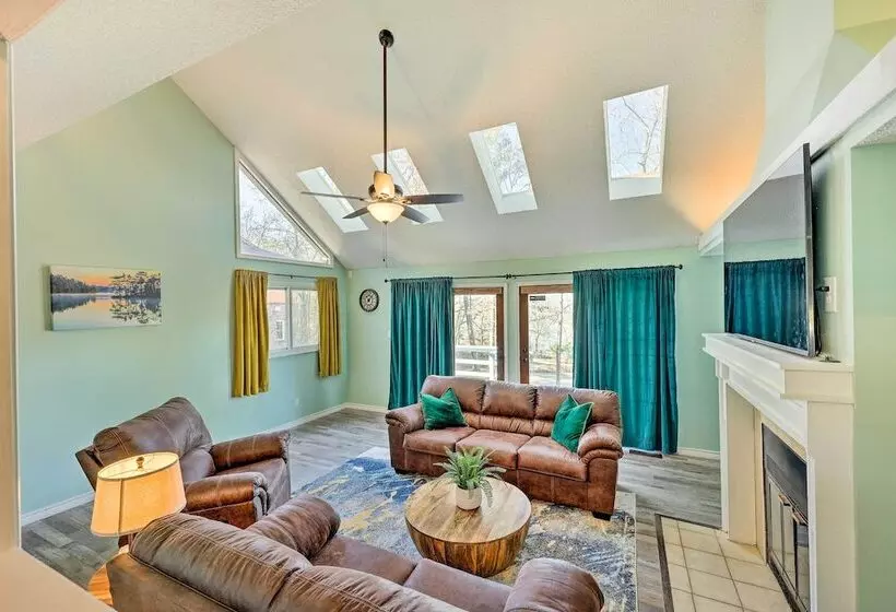 Near Ouachita River: Home W/ Deck In Hot Springs