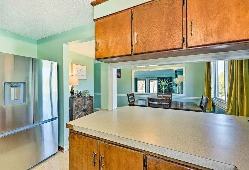 Near Ouachita River: Home W/ Deck In Hot Springs