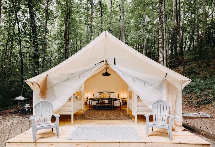 호텔 Timberline Glamping At Unicoi State Park
