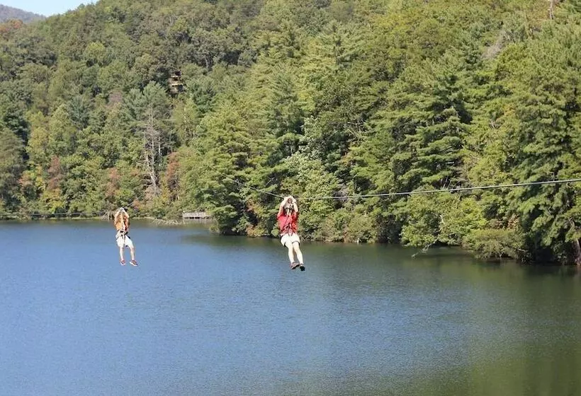 ホテル Timberline Glamping At Unicoi State Park